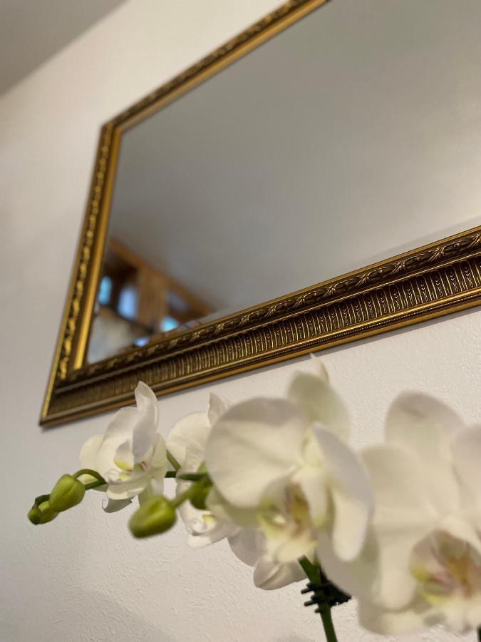 Flora House DEN Екстериор снимка