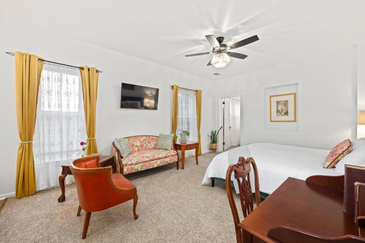 Flora House DEN Екстериор снимка