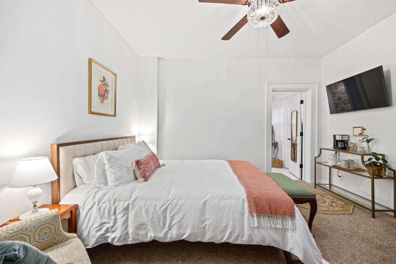 Flora House DEN Екстериор снимка
