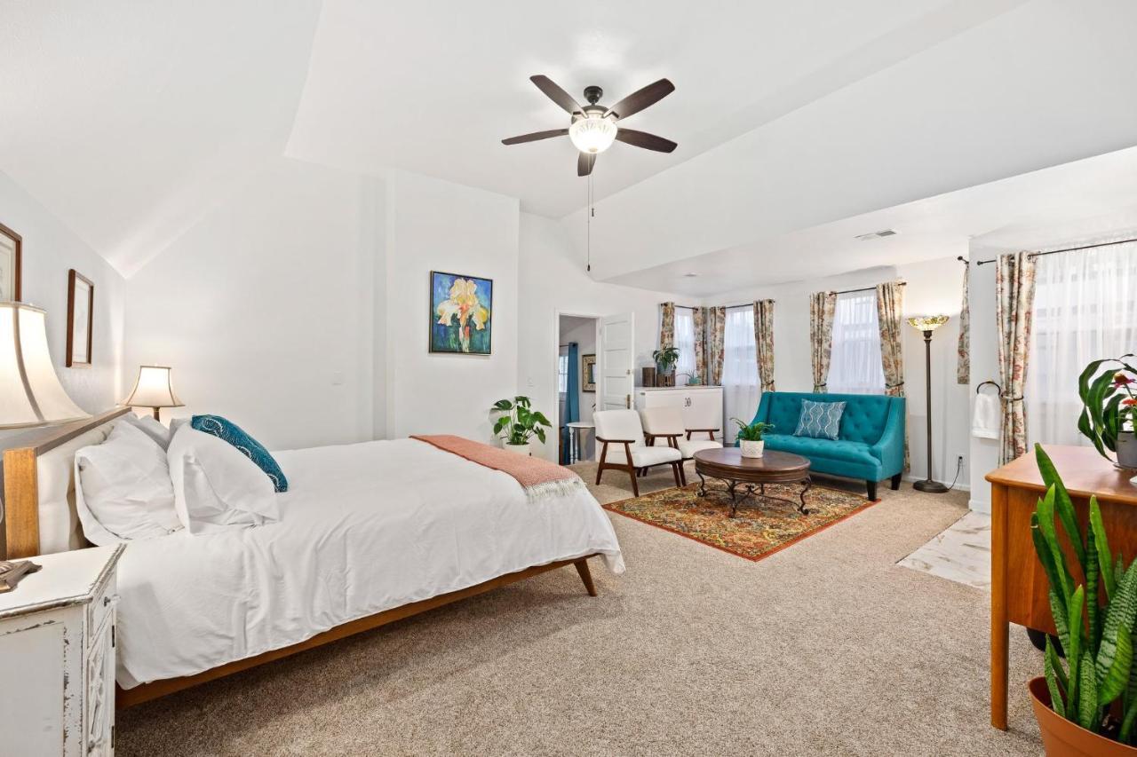 Flora House DEN Екстериор снимка