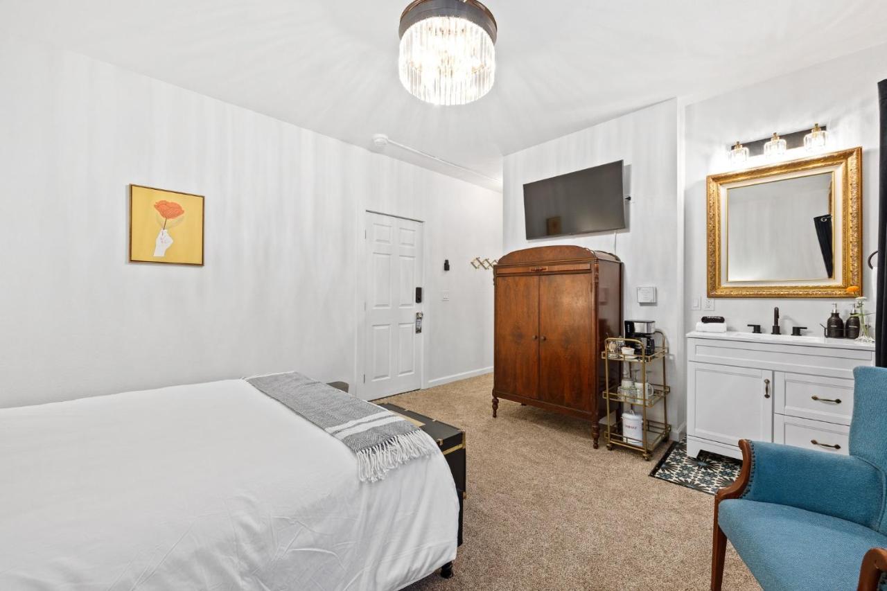 Flora House DEN Екстериор снимка