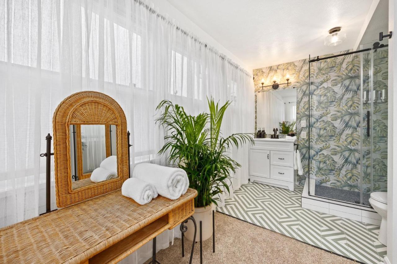 Flora House DEN Екстериор снимка