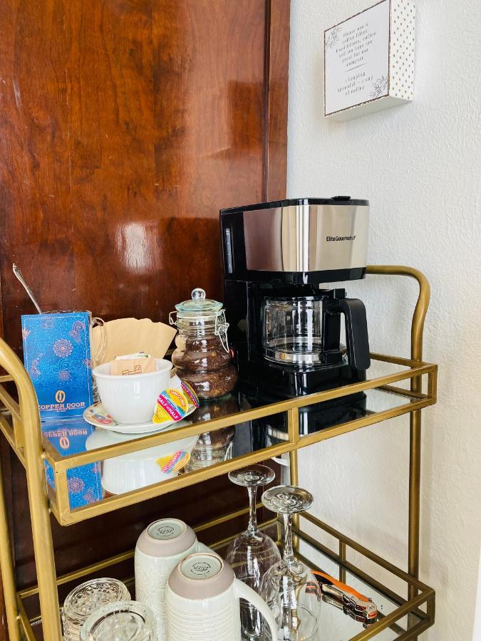 Flora House DEN Екстериор снимка