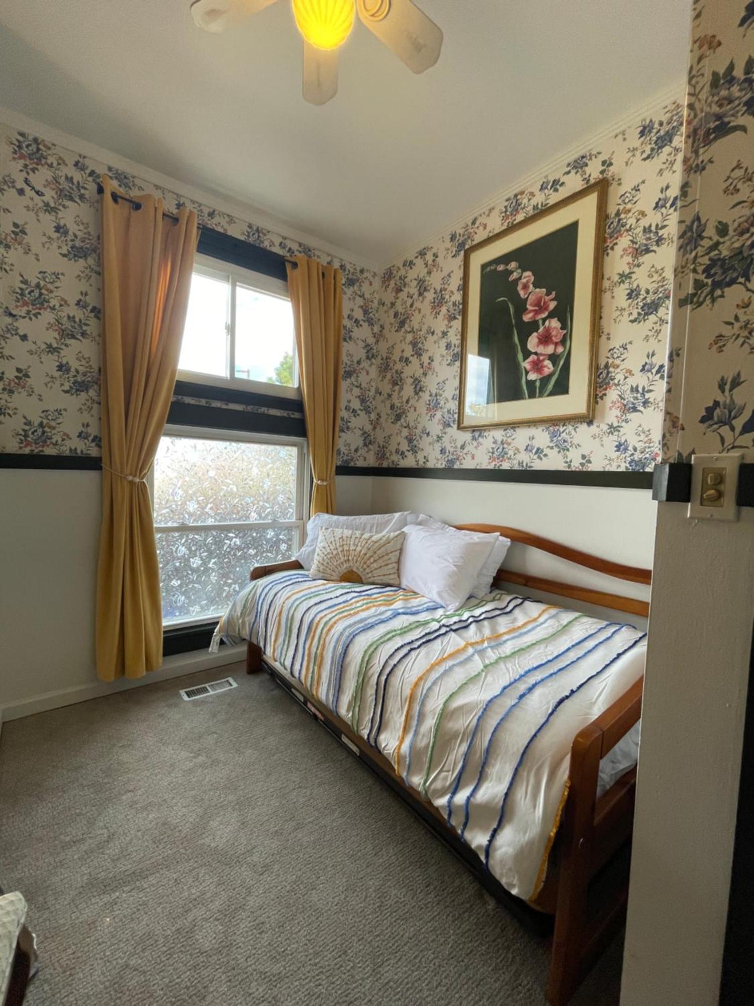 Flora House DEN Екстериор снимка